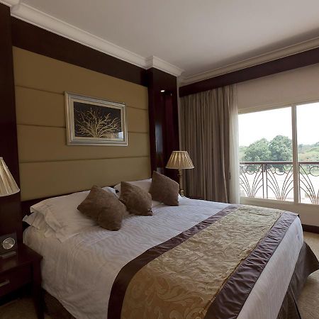 Hotel Ledger Plaza Bangui Exterior foto